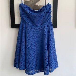 Strapless blue mesh mini dress